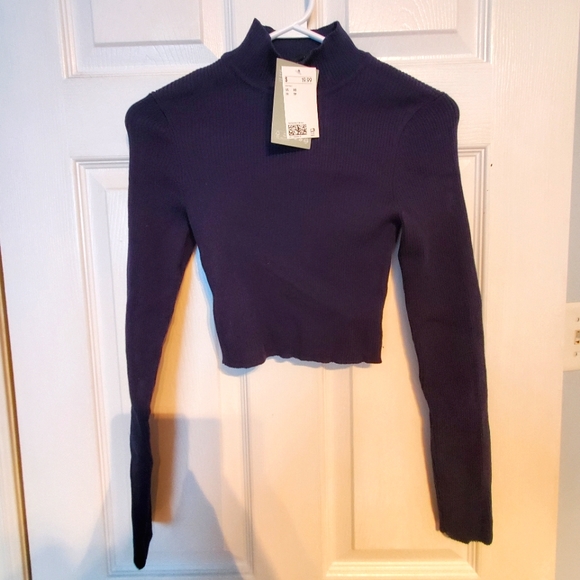 H&M Tops - H&M Mock Neck Ribbed Long Sleeve